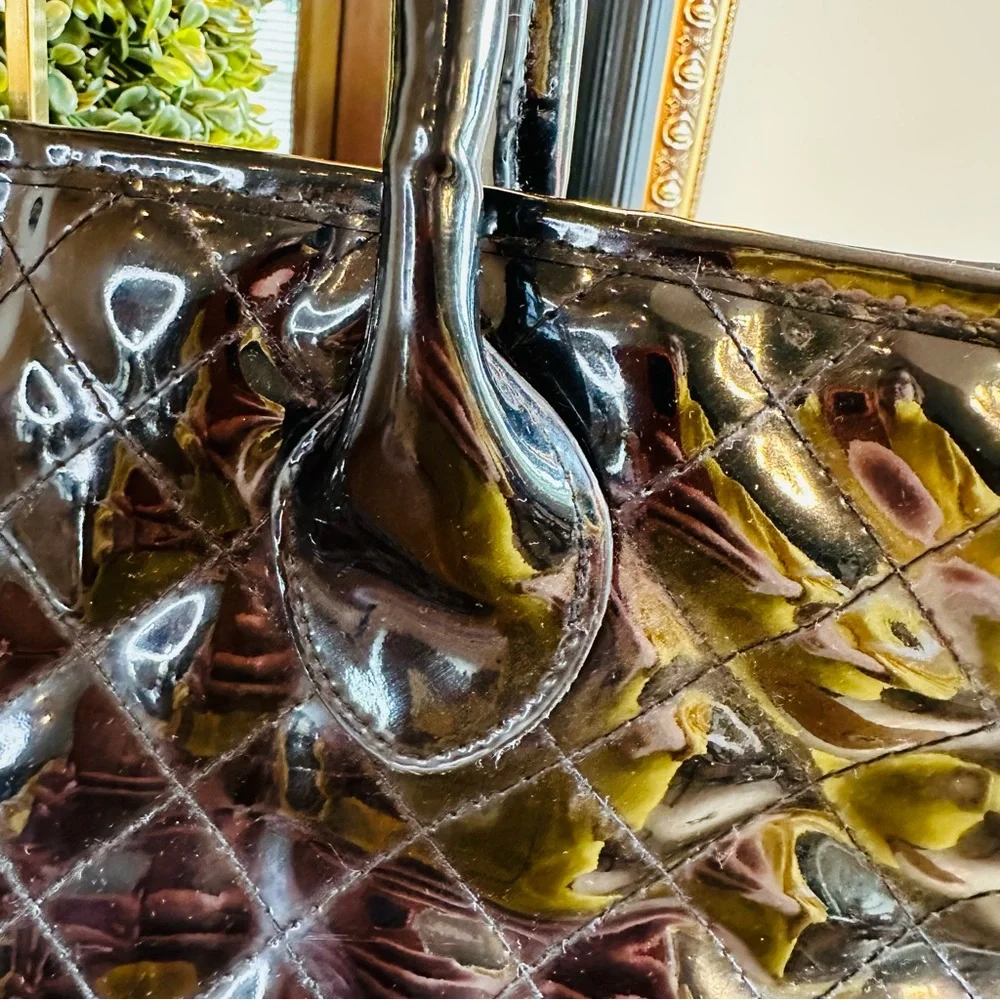 NORDSTROMS QUILTED PATTERN PLEATHER TOTE BAG 12”H - 16”W - 4 1/2”D Great Cond - Picture 12 of 12